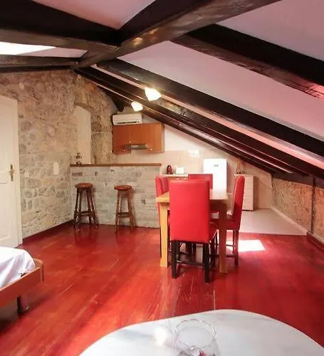 Dahlia 2 Appartamento Laurana